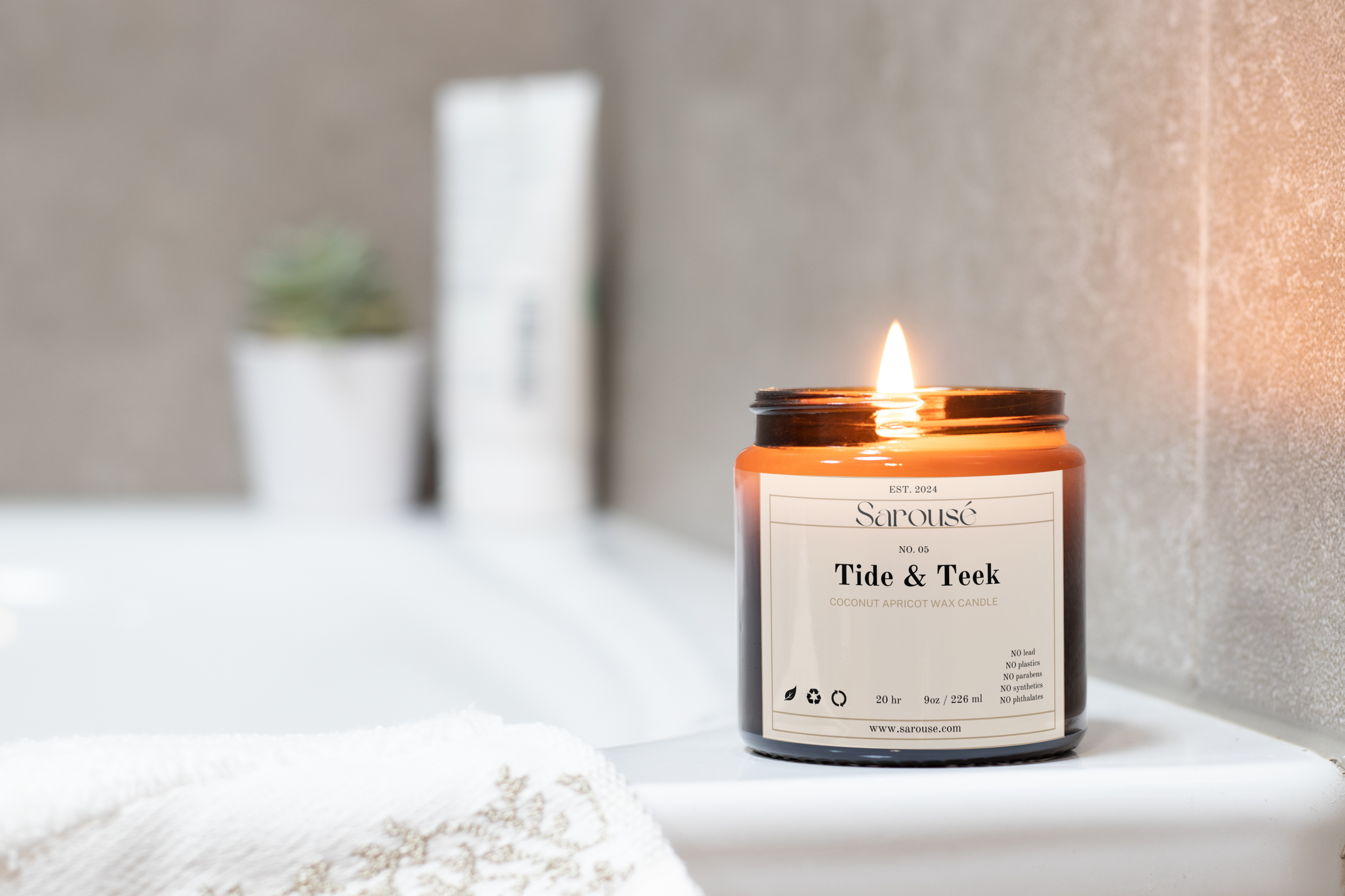 Tide & Teek — Coconut Apricot Wax Candle (Multi-Size)